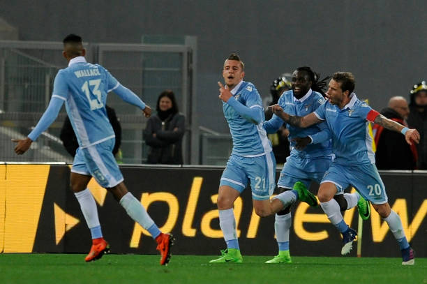 的背后都有 的背后都有